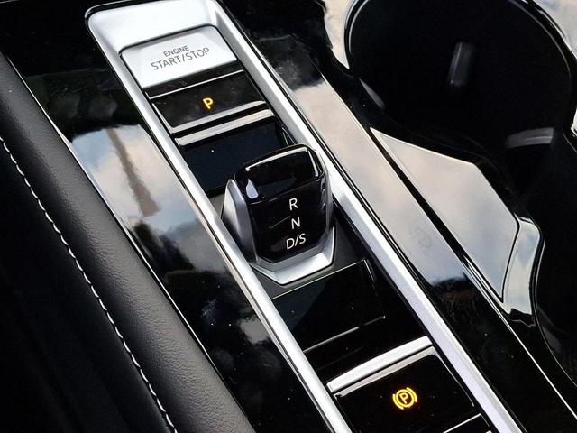 Photo of 2025 Platinum Gray Metallic Volkswagen Atlas Cross Sport