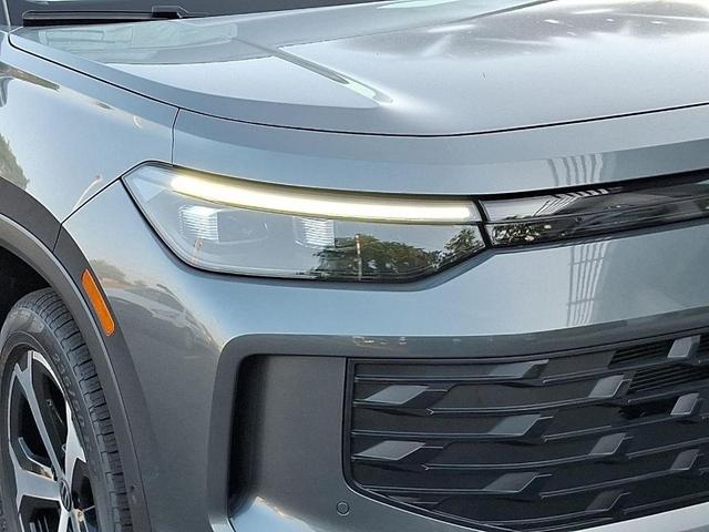 Photo of 2025 Platinum Gray Metallic Volkswagen Tiguan