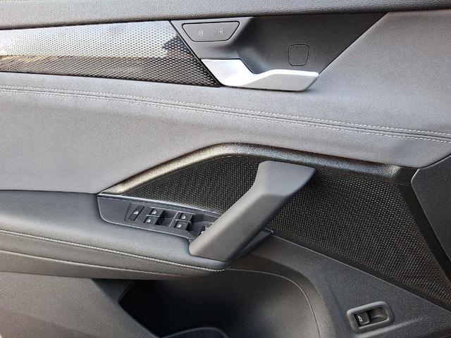 Photo of 2025 Platinum Gray Metallic Volkswagen Tiguan