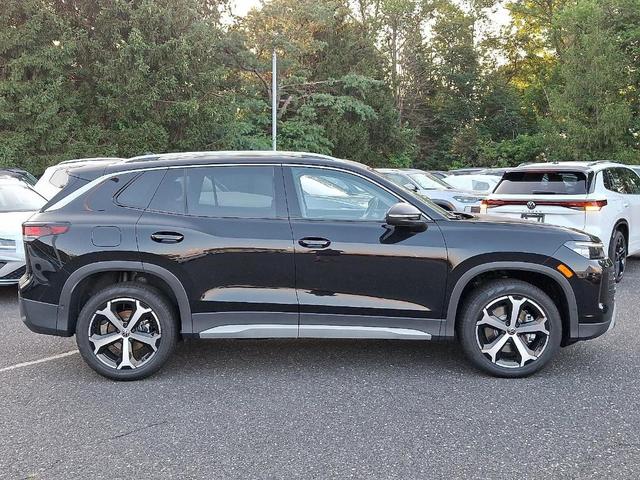 Photo of 2025 Deep Black Pearl Effect Volkswagen Tiguan