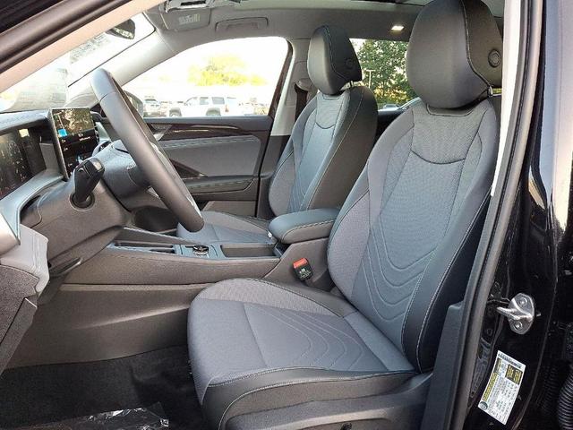 Photo of 2025 Deep Black Pearl Effect Volkswagen Tiguan