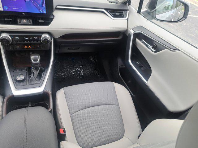 Photo of 2023 Silver Sky Metallic Toyota RAV4 Hybrid