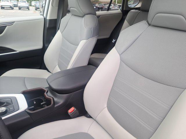 Photo of 2023 Silver Sky Metallic Toyota RAV4 Hybrid