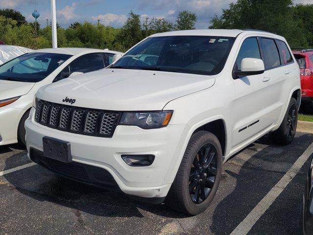 Photo of 2018 Bright White Clearcoat Jeep Grand Cherokee
