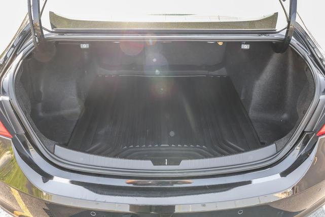 Photo of 2017 Mosaic Black Metallic Chevrolet Malibu