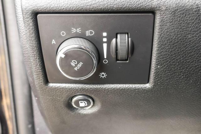 Photo of 2015 Brilliant Black Crystal Pearlcoat Jeep Grand Cherokee
