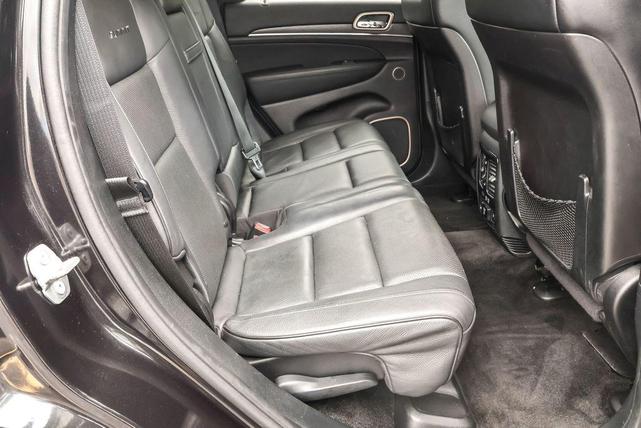 Photo of 2015 Brilliant Black Crystal Pearlcoat Jeep Grand Cherokee