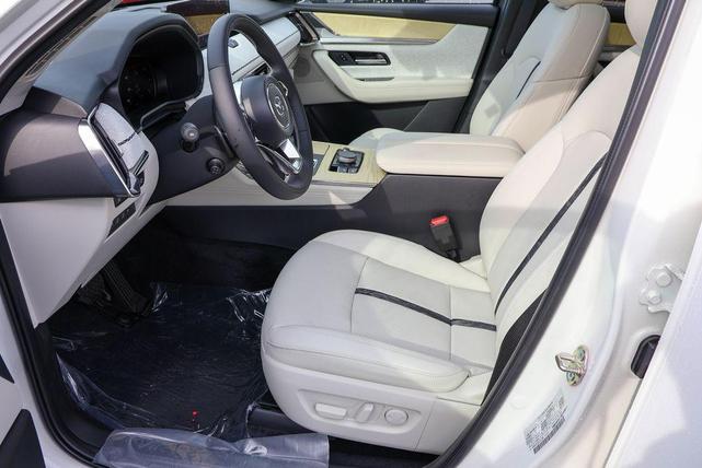 Photo of 2025 Rhodium White Premium Mazda CX-90