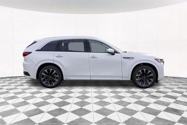 Photo of 2025 Rhodium White Premium Mazda CX-90