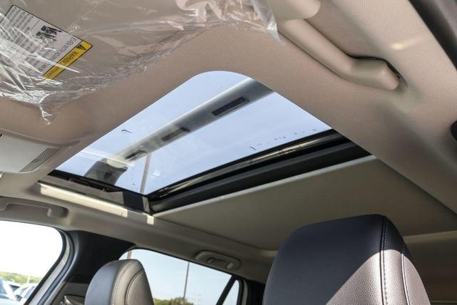 Photo of 2025 Wind Chill Pearl Mazda CX-50