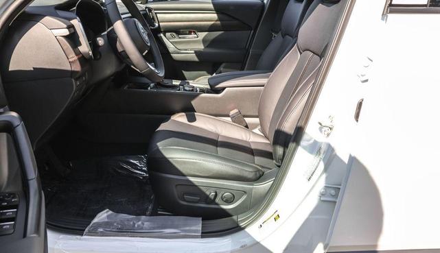Photo of 2025 Wind Chill Pearl Mazda CX-50