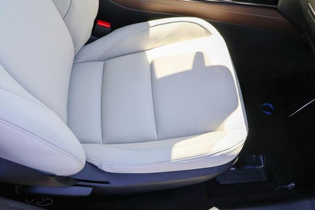 Photo of 2024 Snowflake White Pearl Mazda CX-30