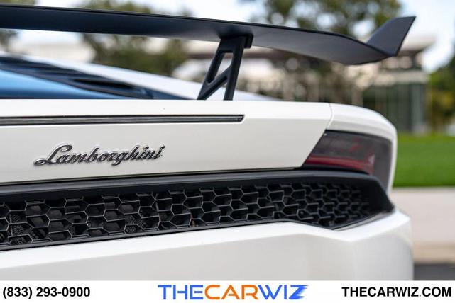 Photo of 2016 White Lamborghini Huracan