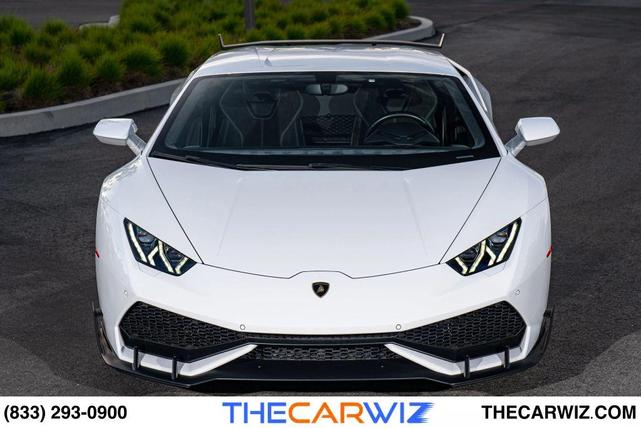 Photo of 2016 White Lamborghini Huracan