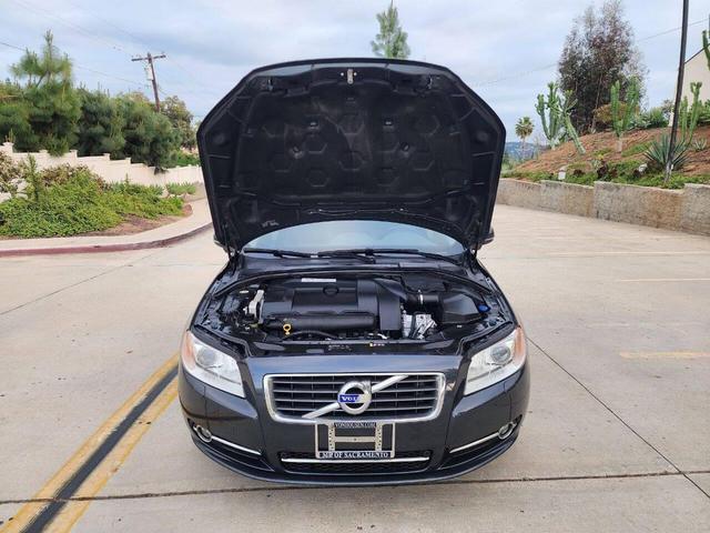Photo of 2013 Charcoal Gray Volvo S80