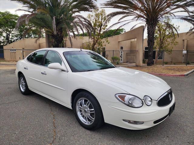 Photo of 2005 White Opal Buick LaCrosse