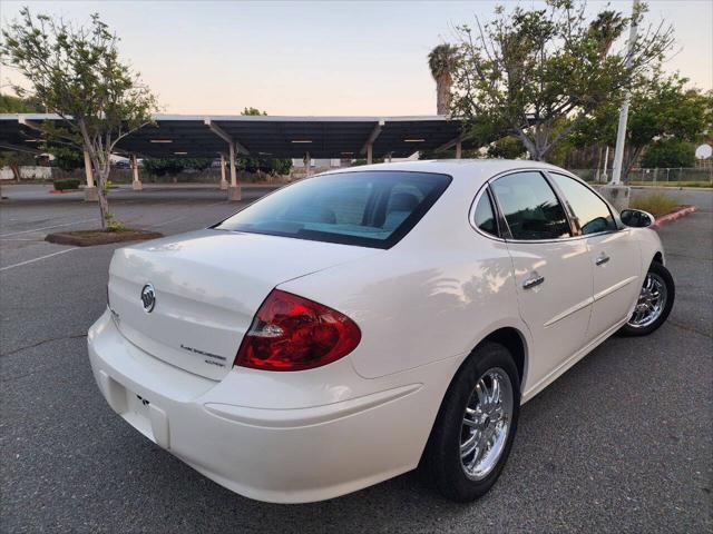 Photo of 2005 White Opal Buick LaCrosse