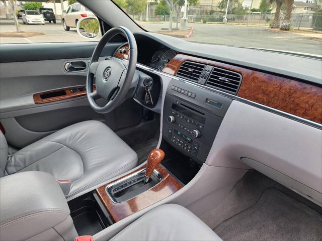 Photo of 2005 White Opal Buick LaCrosse