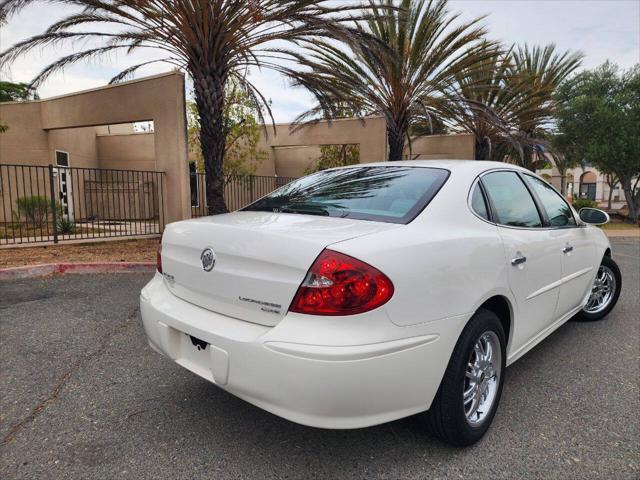 Photo of 2005 White Opal Buick LaCrosse