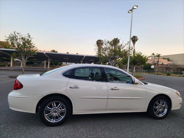Photo of 2005 White Opal Buick LaCrosse