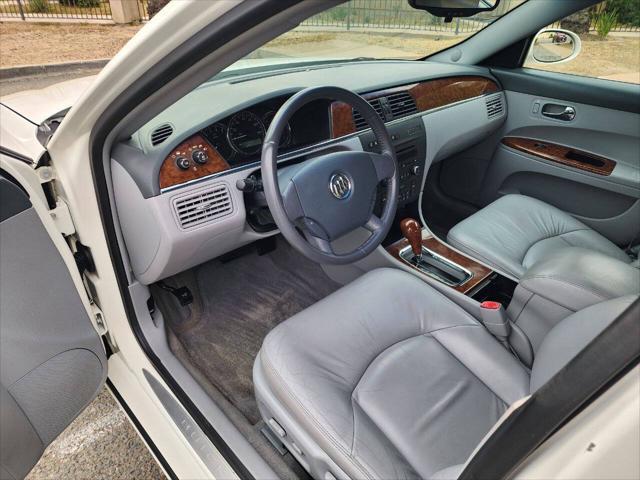 Photo of 2005 White Opal Buick LaCrosse