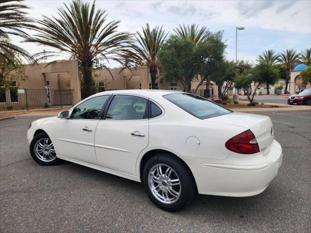 Photo of 2005 White Opal Buick LaCrosse