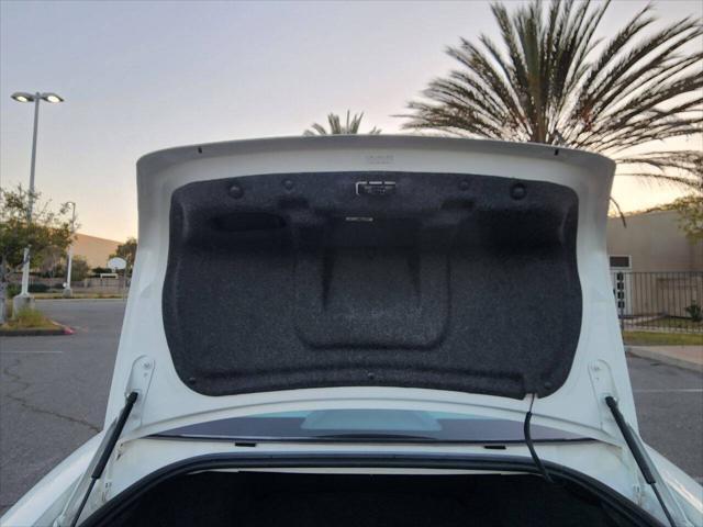 Photo of 2005 White Opal Buick LaCrosse