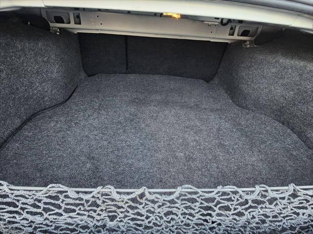 Photo of 2005 White Opal Buick LaCrosse