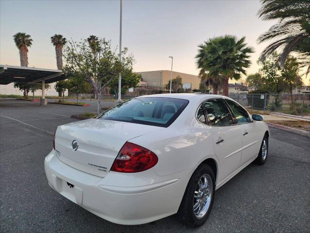 Photo of 2005 White Opal Buick LaCrosse
