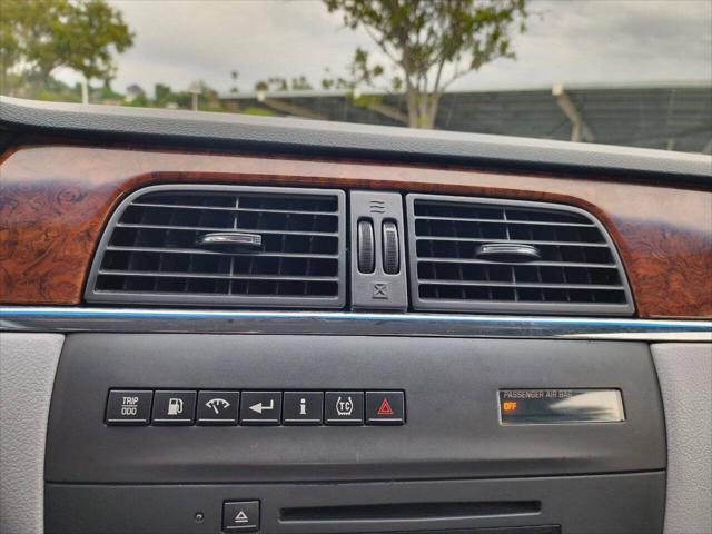 Photo of 2005 White Opal Buick LaCrosse