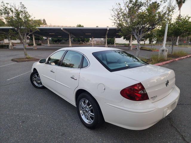 Photo of 2005 White Opal Buick LaCrosse
