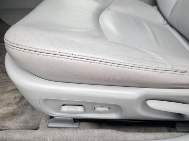 Photo of 2005 White Opal Buick LaCrosse