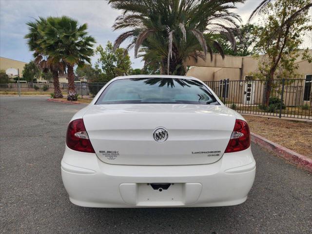 Photo of 2005 White Opal Buick LaCrosse