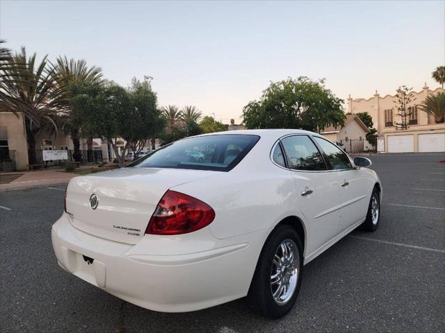 Photo of 2005 White Opal Buick LaCrosse