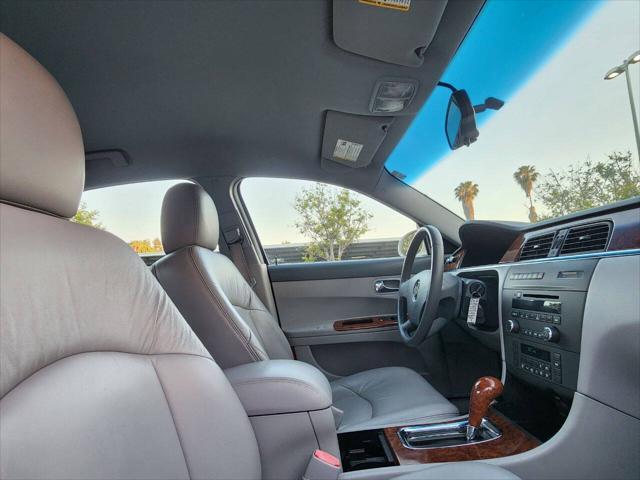 Photo of 2005 White Opal Buick LaCrosse