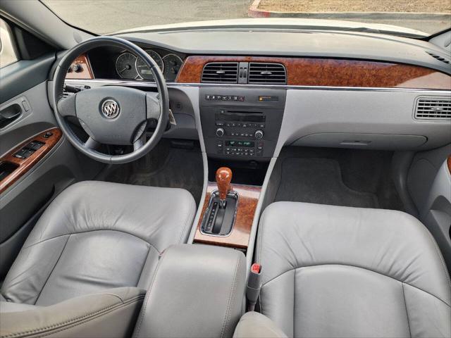 Photo of 2005 White Opal Buick LaCrosse