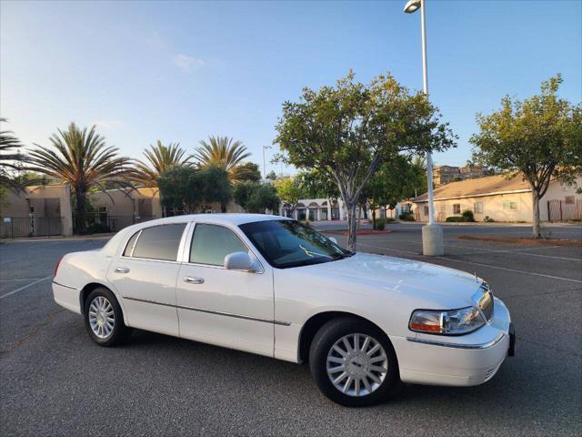 2003 Lincoln Town Car