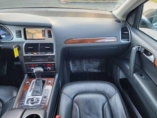 Photo of 2012 Gray Audi Q7