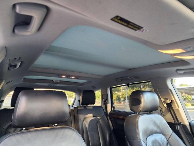 Photo of 2012 Gray Audi Q7