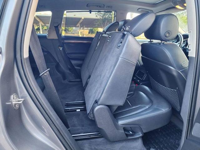 Photo of 2012 Gray Audi Q7