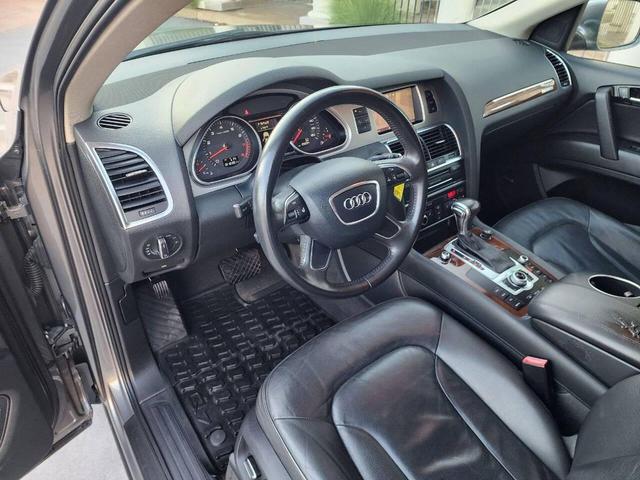 Photo of 2012 Gray Audi Q7