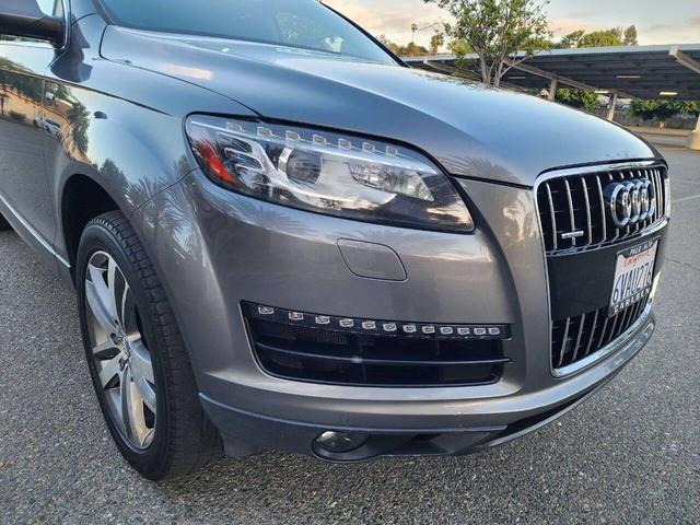 Photo of 2012 Gray Audi Q7