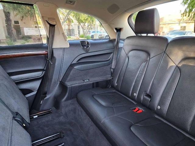 Photo of 2012 Gray Audi Q7
