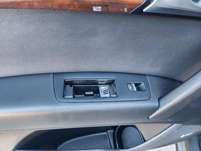 Photo of 2012 Gray Audi Q7