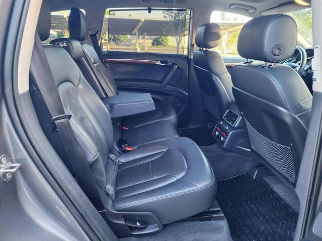 Photo of 2012 Gray Audi Q7
