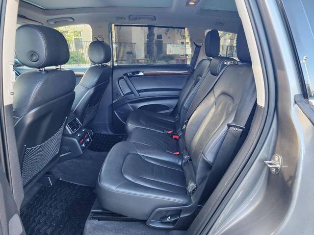 Photo of 2012 Gray Audi Q7