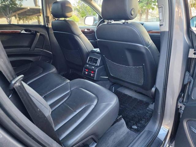 Photo of 2012 Gray Audi Q7