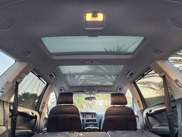 Photo of 2012 Gray Audi Q7