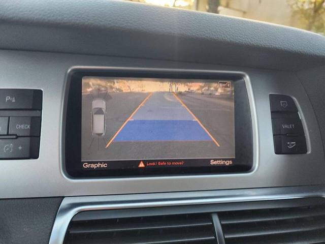 Photo of 2012 Gray Audi Q7