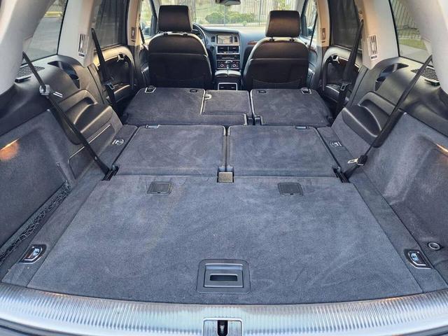 Photo of 2012 Gray Audi Q7